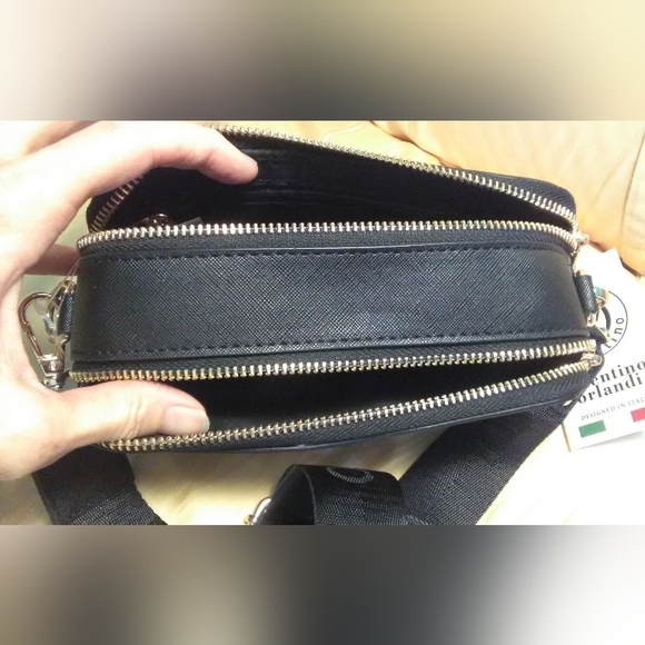 BNWT VALENTIO ORLANDI CROSSBODY/ SHOULDER BAG BLACK W/ GOLD HARDWARE GORGEOUS - Picture 4 of 11